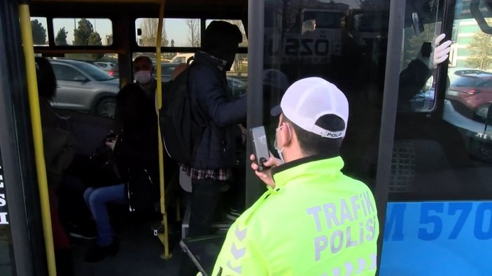 Maltepe'de fazla yolcu alan minibüs şoförüne ceza 