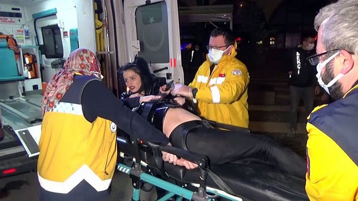 d Düzce'de 2 kişi, içki içtikleri 2 kadını darbetti