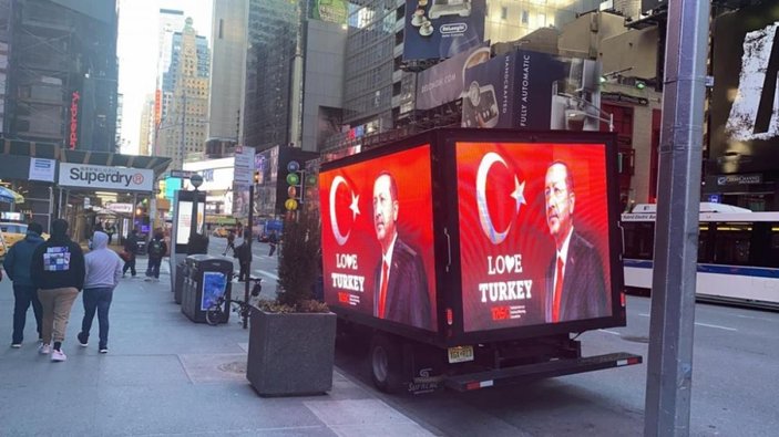 Erdoğan sevgisi Times Meydanı’nda: Love Erdogan -1