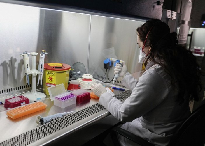 (Yeniden) İstanbul'un en büyük koronavirüs test laboratuvarı... Günde 10 bin test yapılıyor -8