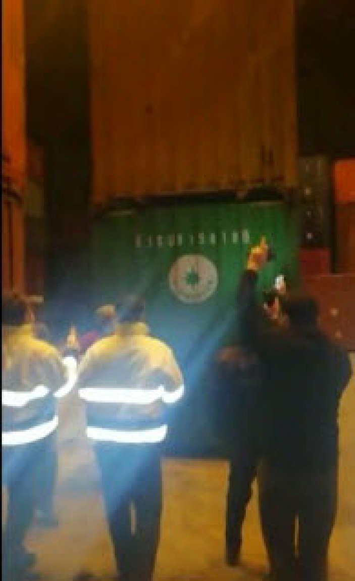 İtalya'ya gidecek olan konteynerden 55 kaçak göçmen çıktı -5