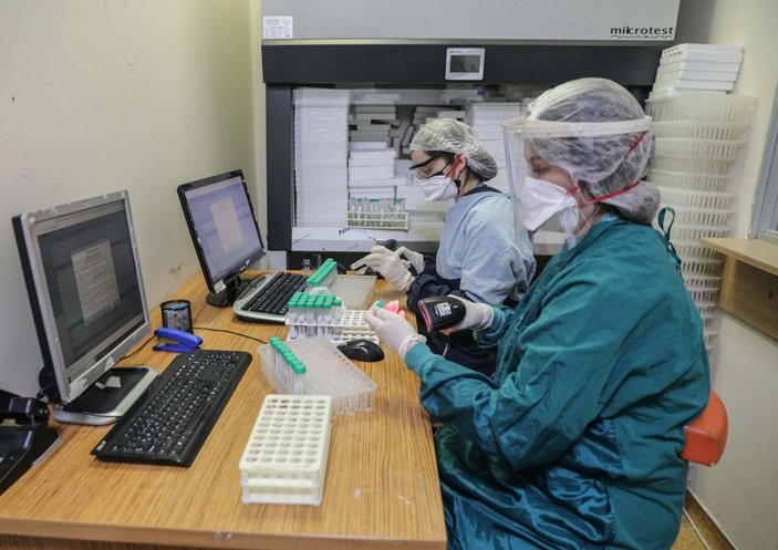 (Yeniden) İstanbul'un en büyük koronavirüs test laboratuvarı... Günde 10 bin test yapılıyor -3