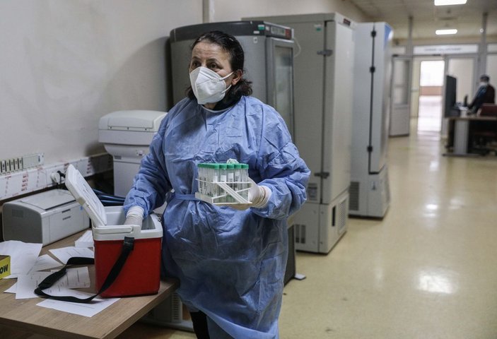 (Yeniden) İstanbul'un en büyük koronavirüs test laboratuvarı... Günde 10 bin test yapılıyor -2