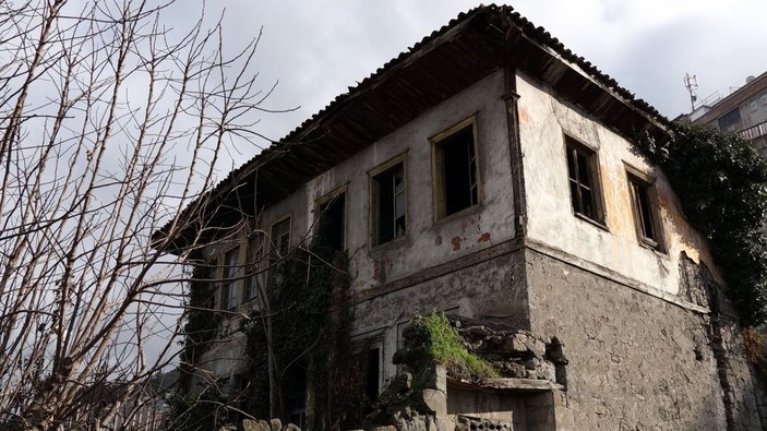 Trabzon'da defineciler tarihi evi talan etti -8