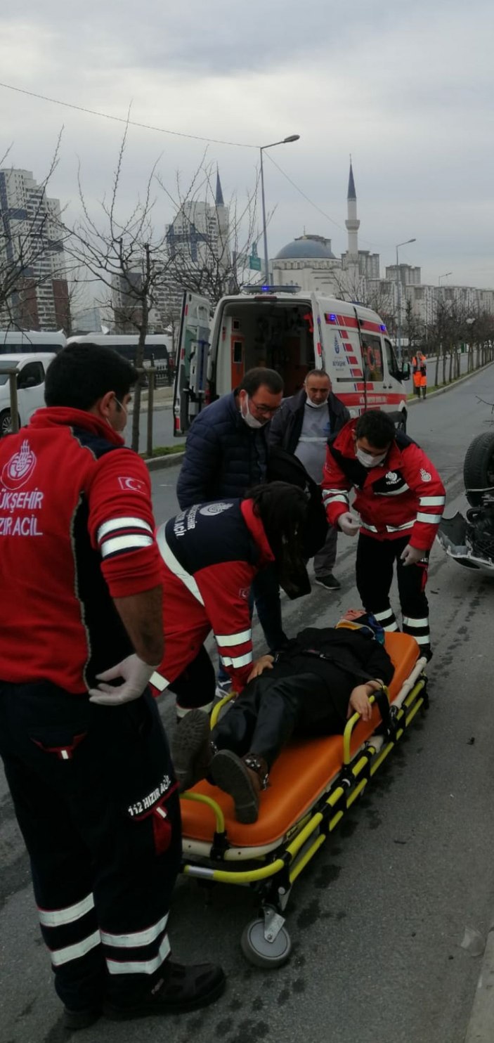 Başakşehir'de otomobilin takla attığı anlar kamerada