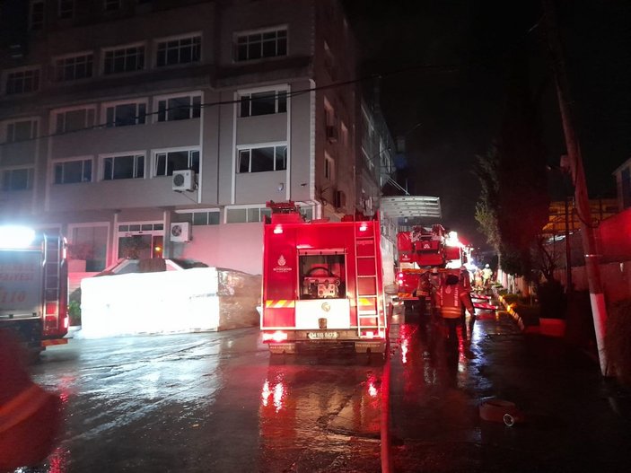 Arnavutköy'de kozmetik fabrikasının laboratuvar bölümünde yangın  -3