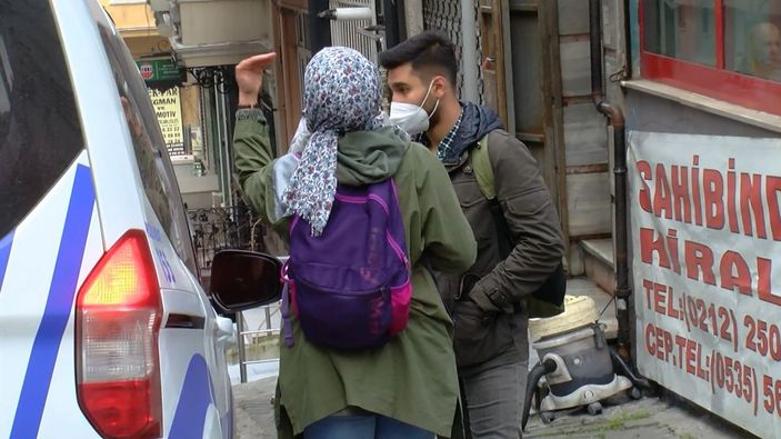 Beyoğlu'nda labarotuvar çalışanı kadın adres ararken kapkaça uğradı -2