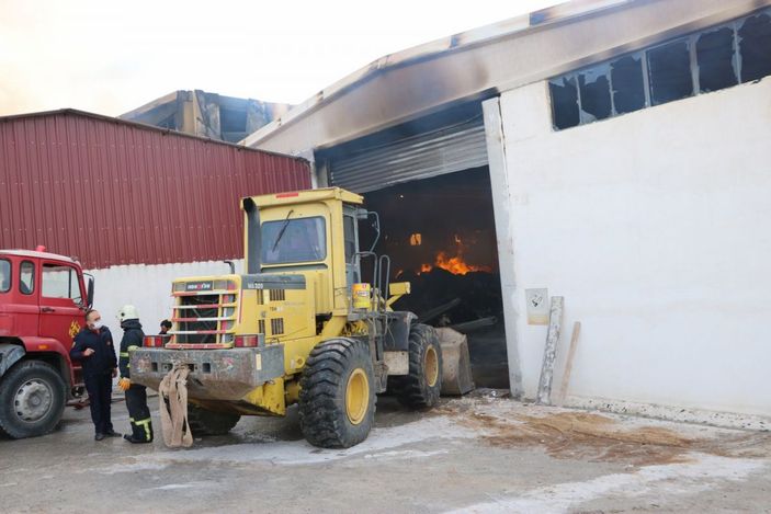 Niğde’de tekstil fabrikasında çıkan yangın söndürüldü -3