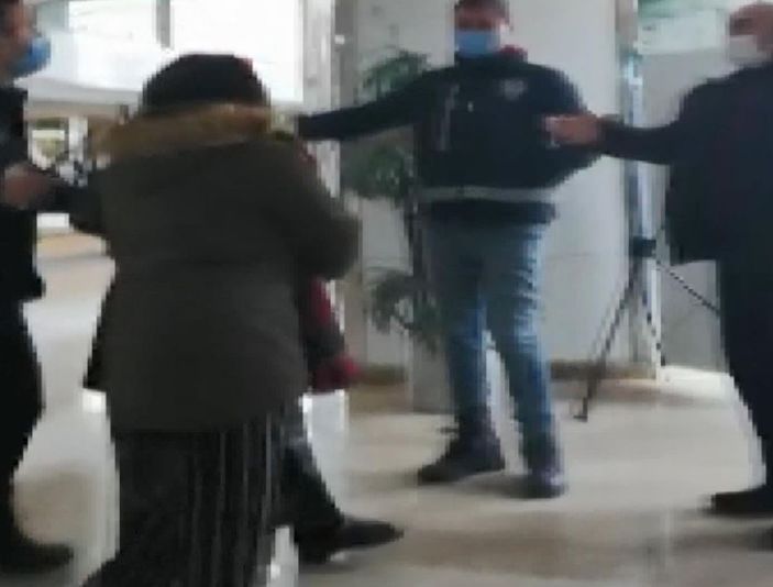 Esenyurt'ta tıp bayramı öncesi sağlık çalışanlarına şiddet kamerada -5