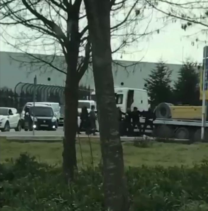 Ataşehir'de trafikte yol verme kavgası kamerada -1