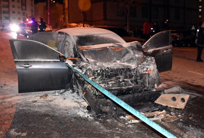Kayseri'de otomobil ile midibüs çarpıştı: 1 ölü, 4 yaralı -2