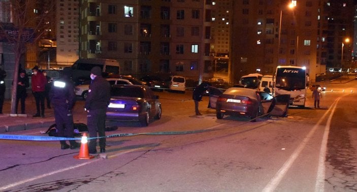 Kayseri'de otomobil ile midibüs çarpıştı: 1 ölü, 4 yaralı -3