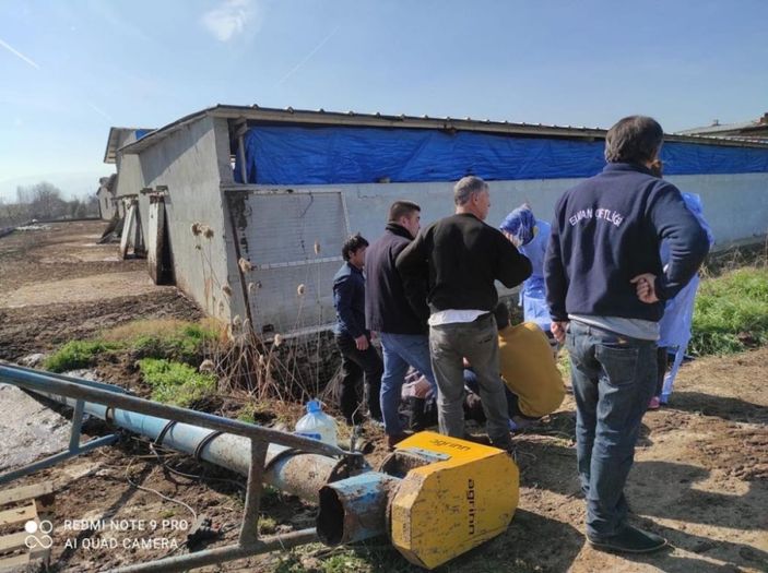 Bursa'da 300 kiloluk makinenin altında kaldı