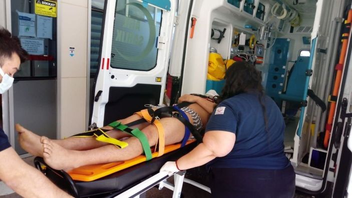 Bursa'da 300 kiloluk makinenin altında kaldı