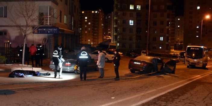 Kayseri'de otomobil ile midibüs çarpıştı: 1 ölü, 4 yaralı -1