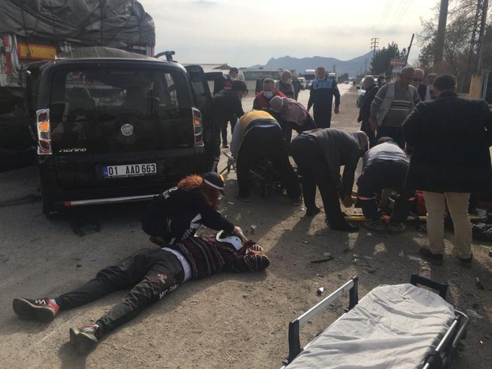 Adana’da TIR’a arkadan çarpan hafif ticari araç hurdaya döndü: 4’ü ağır 5 yaralı -3