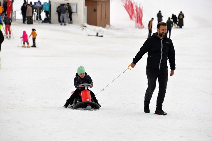 Türkiye'nin en uzun kayak pistine sahip Hesarek'i 20 bin kişi ziyaret etti  -8
