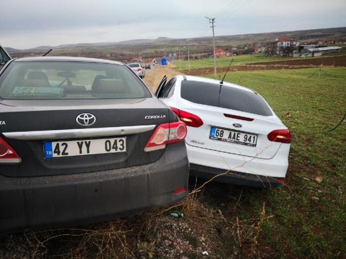 Aksaray'da otomobiller çarpıştı: İki aileden 5 yaralı -5