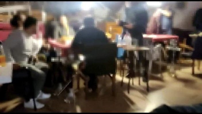 Kafede nargile içip, oyun oynayan 16 kişiye ceza -1