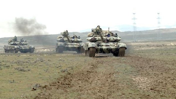 Azerbaycan’dan dev askeri tatbikat -1