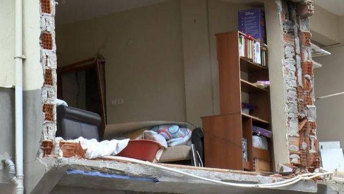 d Gaziosmanpaşa'da patlama olan binada inceleme -2