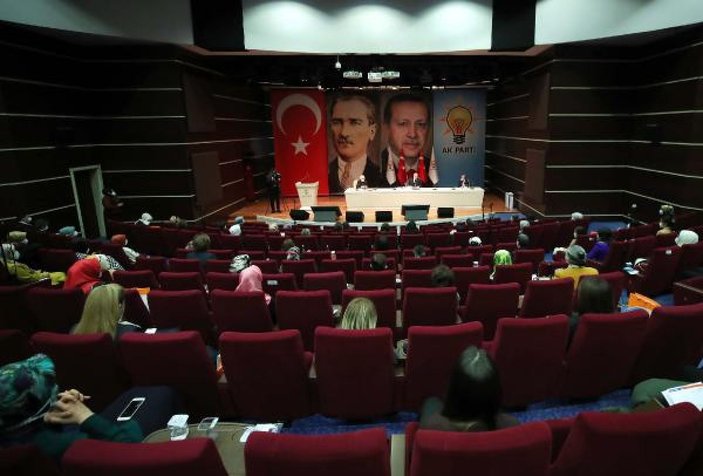 Erdoğan, AK Parti Kadın Kolları MKYK toplantısına katıldı -1