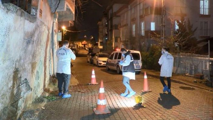 Sancaktepe'de 4. kattan düşen genç ağır yaralandı