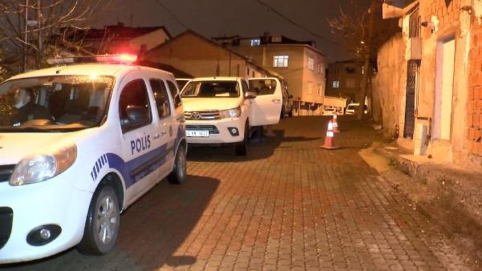 Sancaktepe'de 4. kattan düşen genç ağır yaralandı