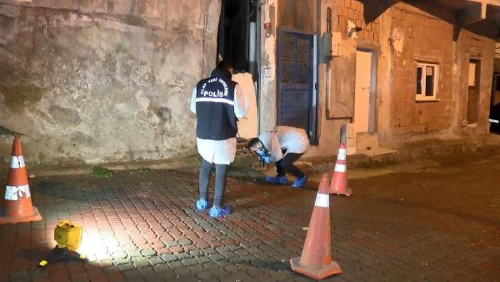 Sancaktepe'de 4. kattan düşen genç ağır yaralandı