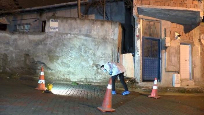 Sancaktepe'de 4. kattan düşen genç ağır yaralandı