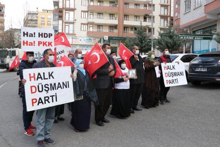 Evlat nöbetindeki ailelerden HDP'nin kapatılmasına destek