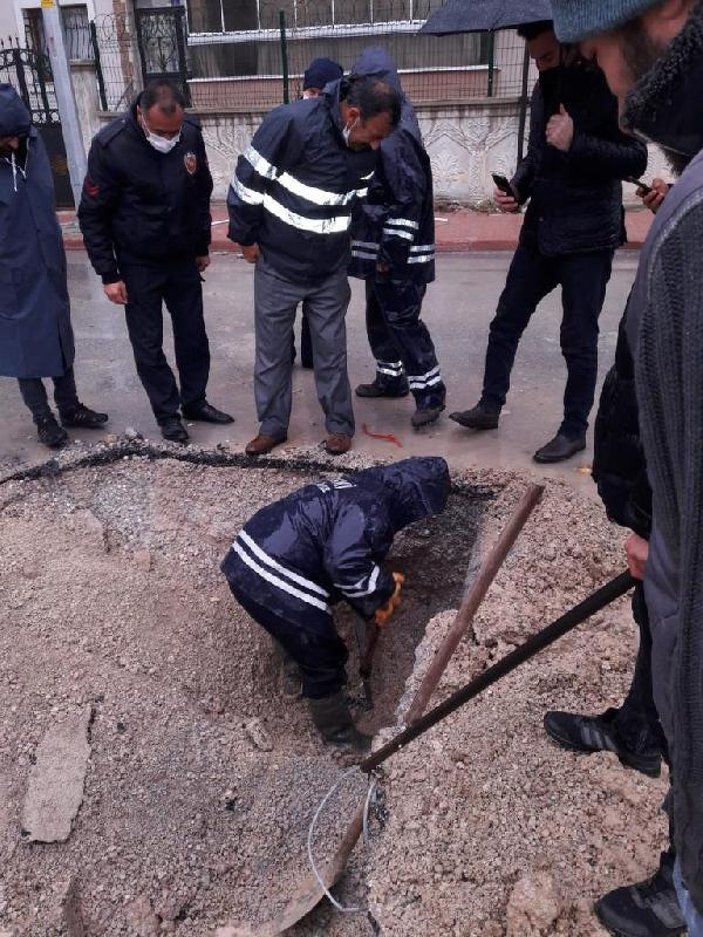 Konya'da rögara düşen yavru köpeği kurtarma operasyonu