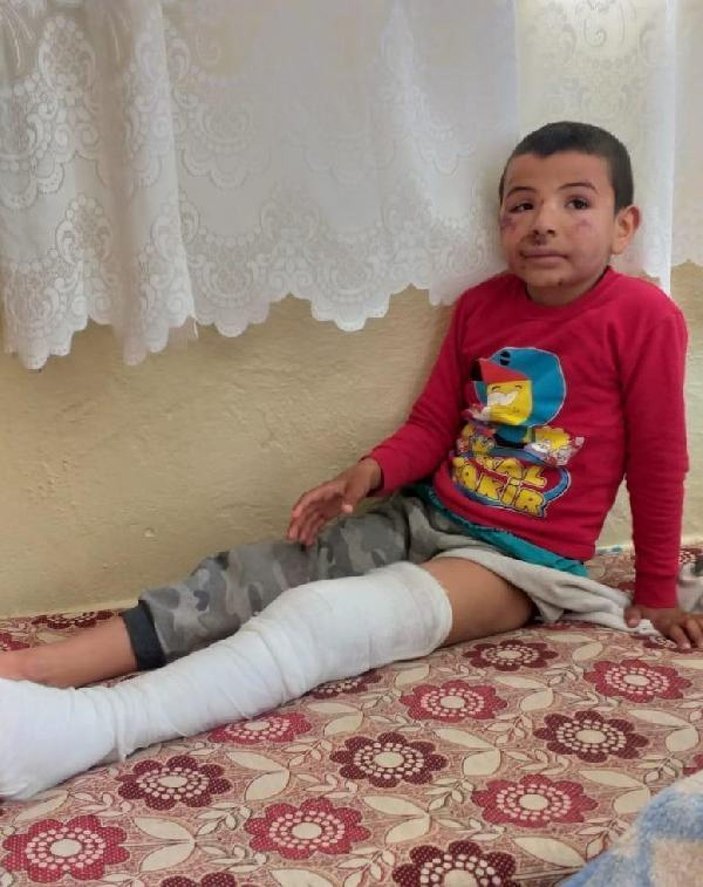 İzmir'de yola fırlayan Suriyeli çocuk aracın altında kaldı