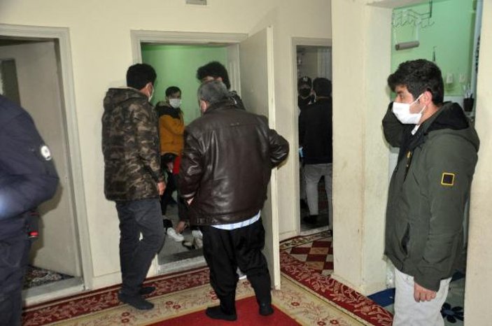 Karaman'da taziye evinden 61 kişi çıktı