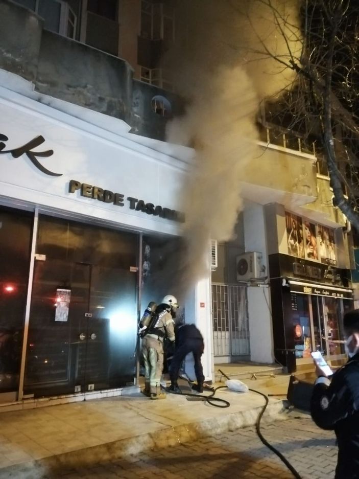 Maltepe’de perdecide çıkan yangında 57 yaşındaki engelli adam hayatını kaybetti -6