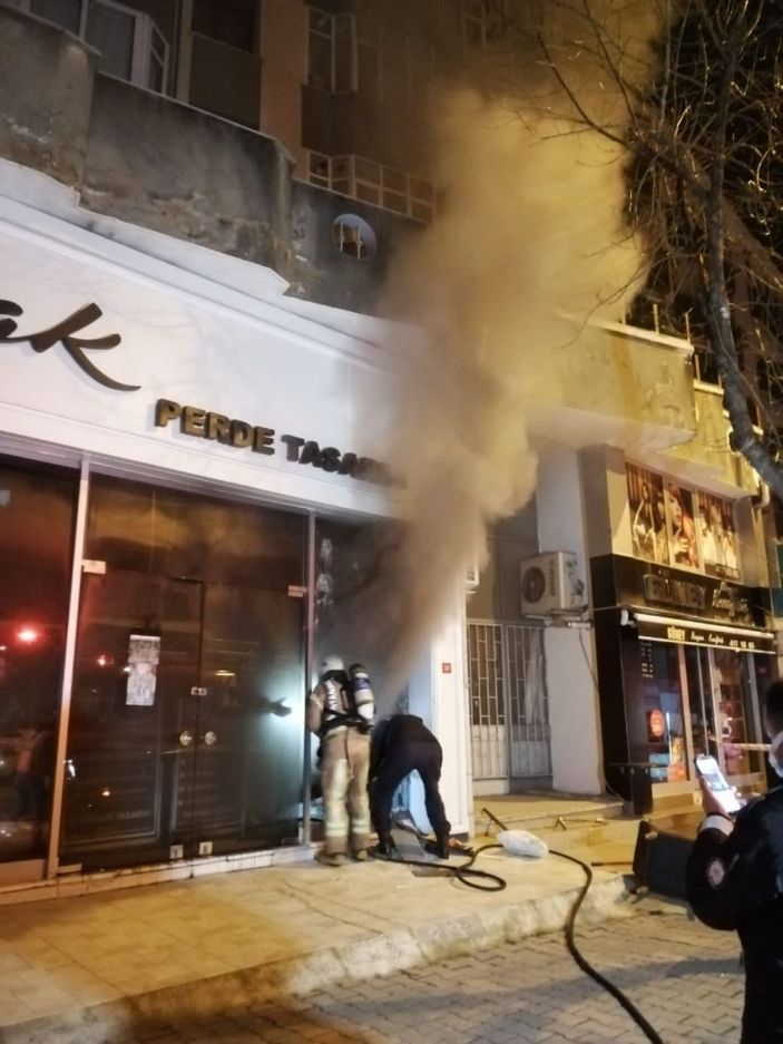 Maltepe’de perdecide çıkan yangında 57 yaşındaki engelli adam hayatını kaybetti -5
