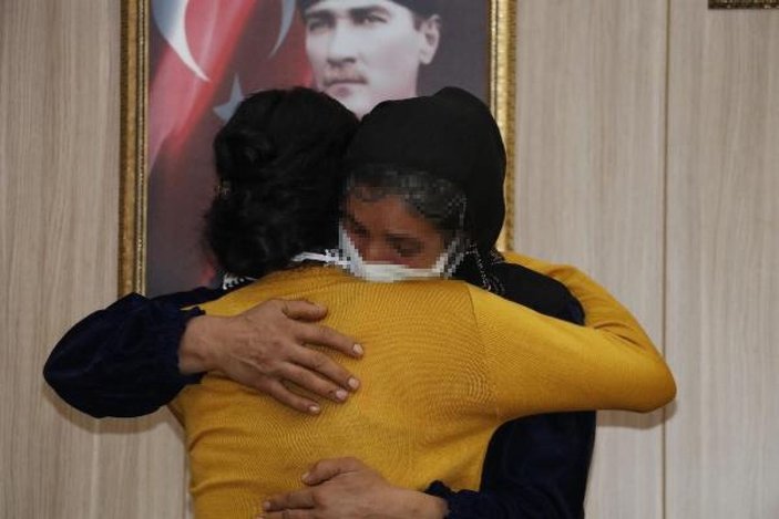 İkna yoluyla teslim olan 2 PKK'lı, ailesiyle buluştu -3