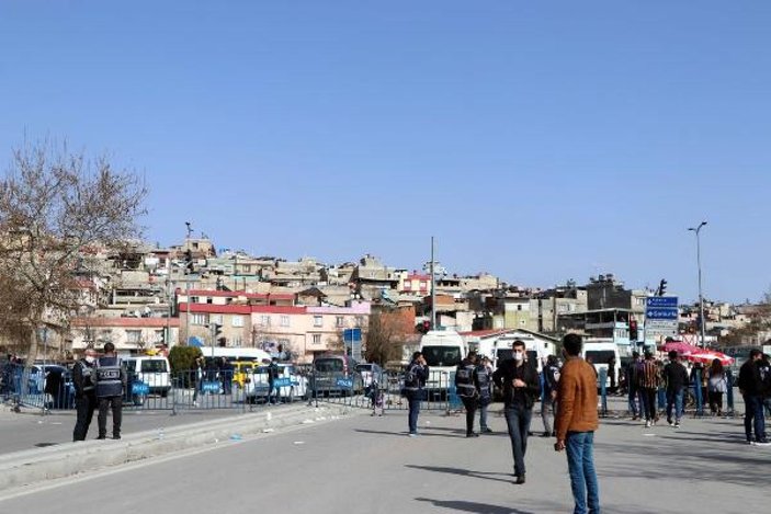 Gaziantep'te nevruz kutlamasında koronavirüs tedbirleri unutuldu -2