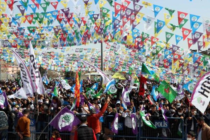 Gaziantep'te nevruz kutlamasında koronavirüs tedbirleri unutuldu -7