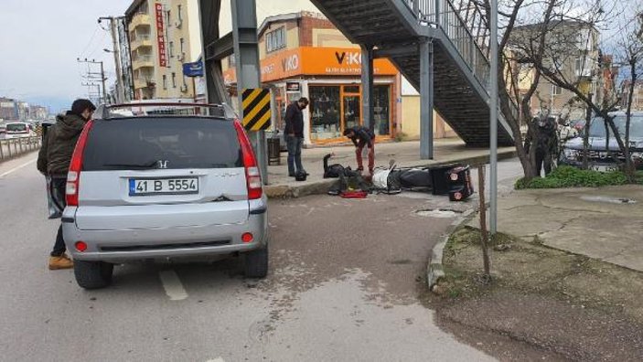 Kocaeli'de otomobil ile motosikletin kaza anı