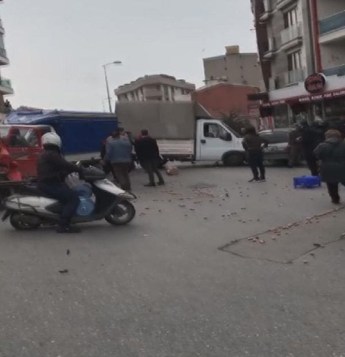 Maltepe'de kamyonet dehşeti; caddeyi birbirine kattı -4