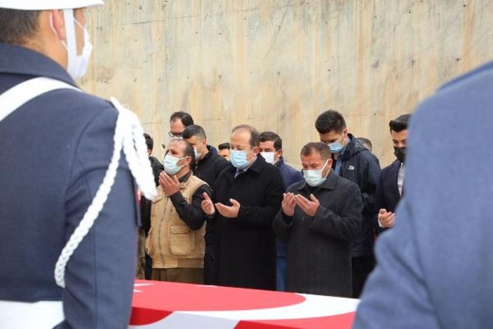 Şırnak'ta mühimmat patlamasıyla ölen 2 çocuğun cenazeleri, törenle uğurlandı -6