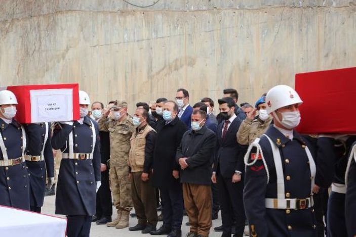 Şırnak'ta mühimmat patlamasıyla ölen 2 çocuğun cenazeleri, törenle uğurlandı -8
