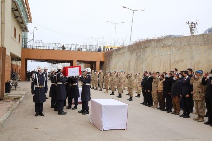 Şırnak'ta mühimmat patlamasıyla ölen 2 çocuğun cenazeleri, törenle uğurlandı -4