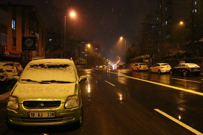 Ankara'da kar yağışı şaşırttı