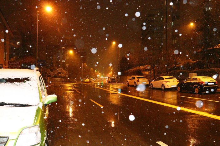 Ankara'da kar yağışı şaşırttı