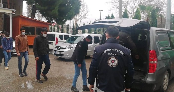 Osmaniye’de göçmen kaçakçısı suçüstü yakalandı -2