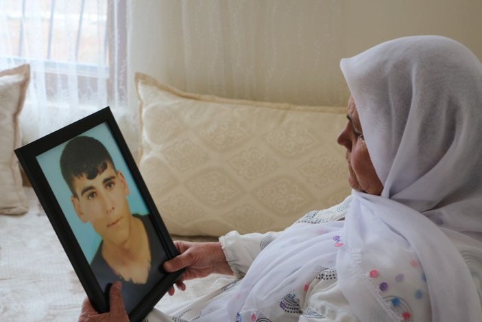 PKK'nın kaçırdığı oğlu gelecek umuduyla, sofraya bir tabak fazla bırakıyor -1