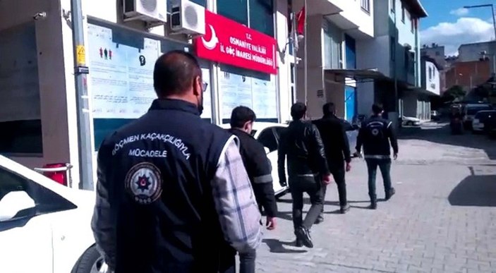 Osmaniye’de Afganistan uyruklu 4 kaçak göçmen yakalandı -3