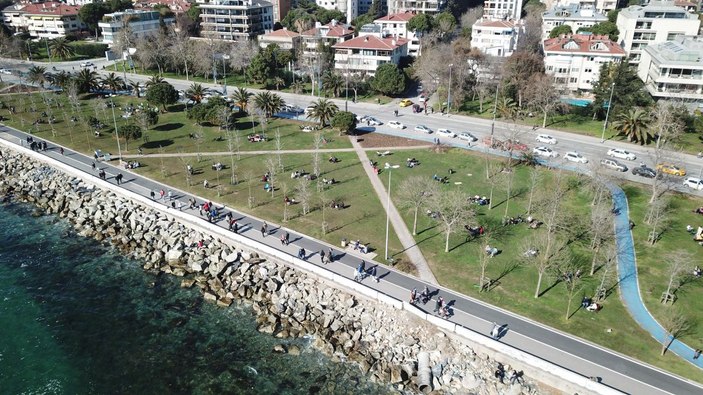 (Havadan fotoğrafla) Caddebostan Sahili'nde dikkat çeken kalabalık -3